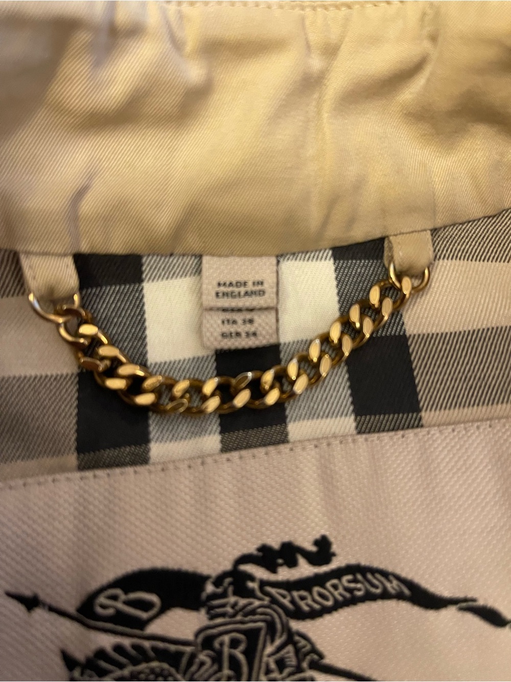 Authentic Burberry Beige Double-Breasted Trench Coat - Picture 5 of 14